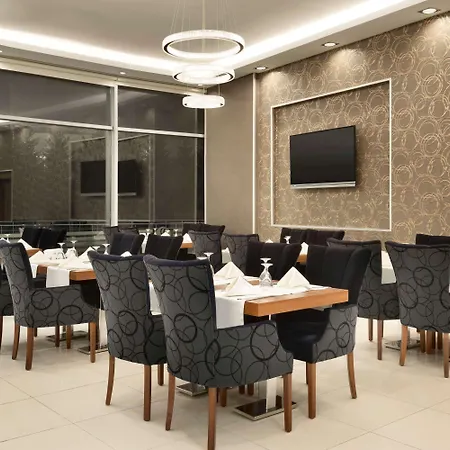 Ramada By Wyndham Szálloda 3*