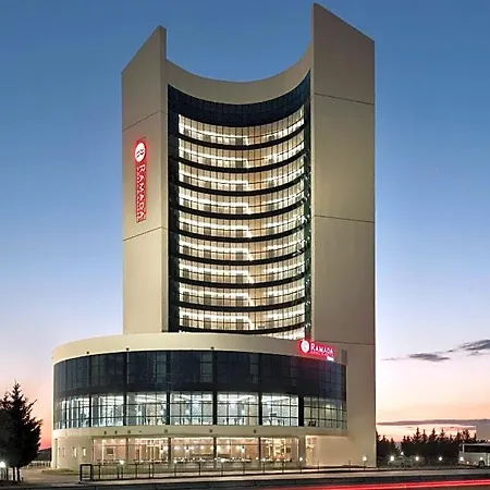 Ramada By Wyndham 3*