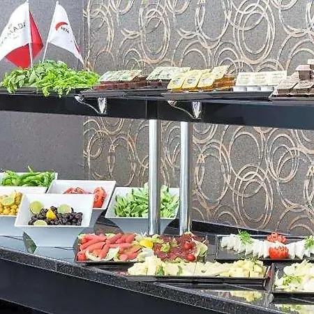 Hotel Ramada By Wyndham 3*