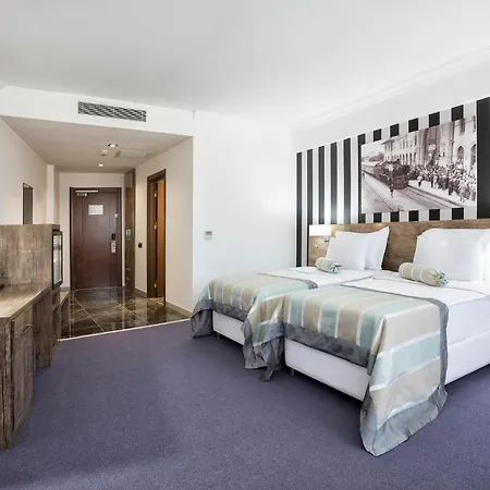 Ramada By Wyndham Hotel 3*